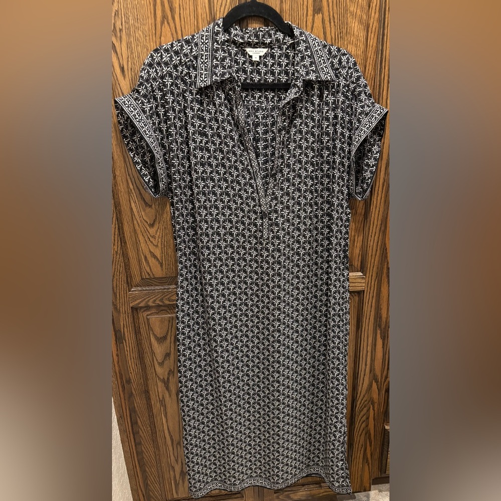 NWOT Max Studio Sz M Black and White Patterned Dress